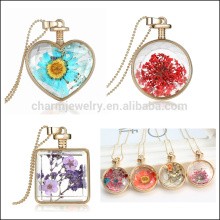 Spezielle innovative Mode Herz Runde Locket Halskette mit getrockneten Blumen Anhänger Halskette Weihnachtsgeschenk für Frauen Kinder